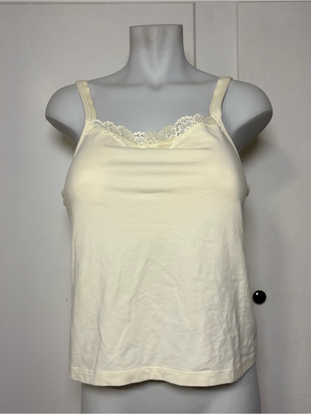 Bali Intimate Cream Lace Trim Camisole Built in Underwire Bra Size 40DD